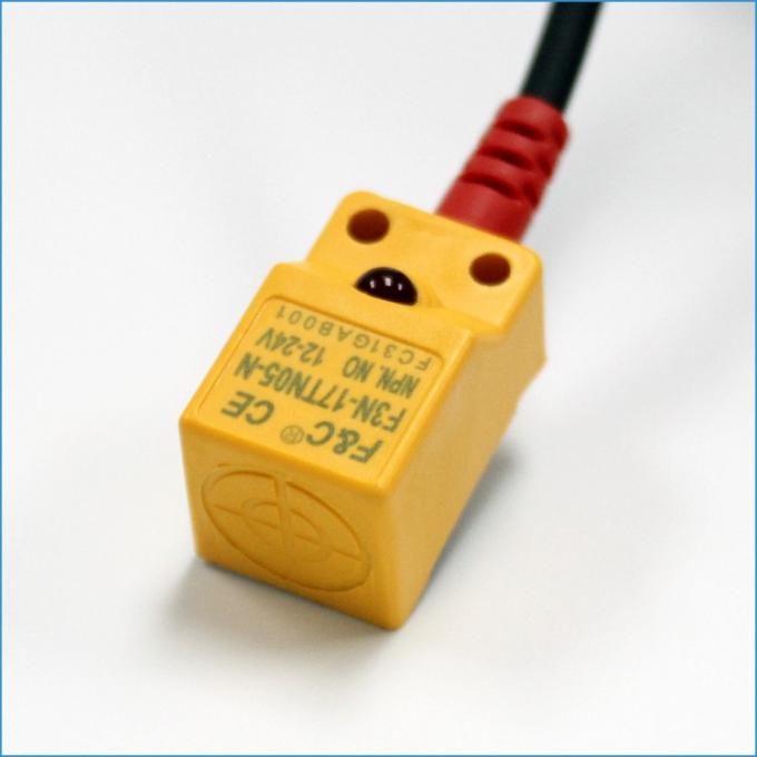 5MM الأفقي الاستشعار 12V DC NPN NC عادة مغلقة حثي القرب sensor.jpg